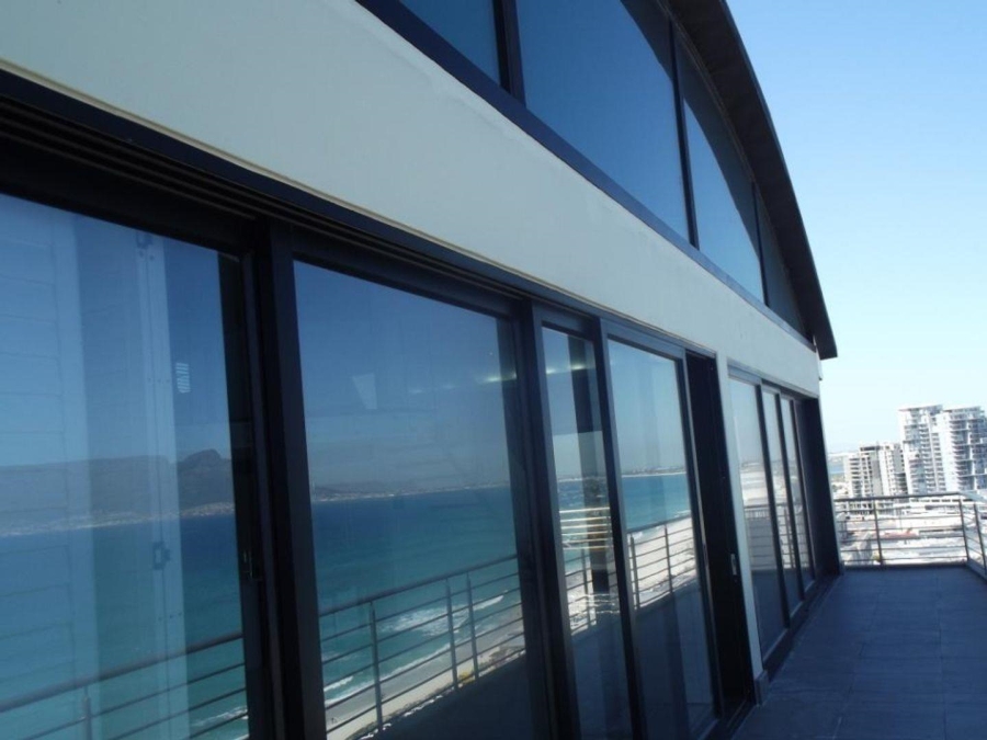3 Bedroom Property for Sale in Bloubergrant Western Cape